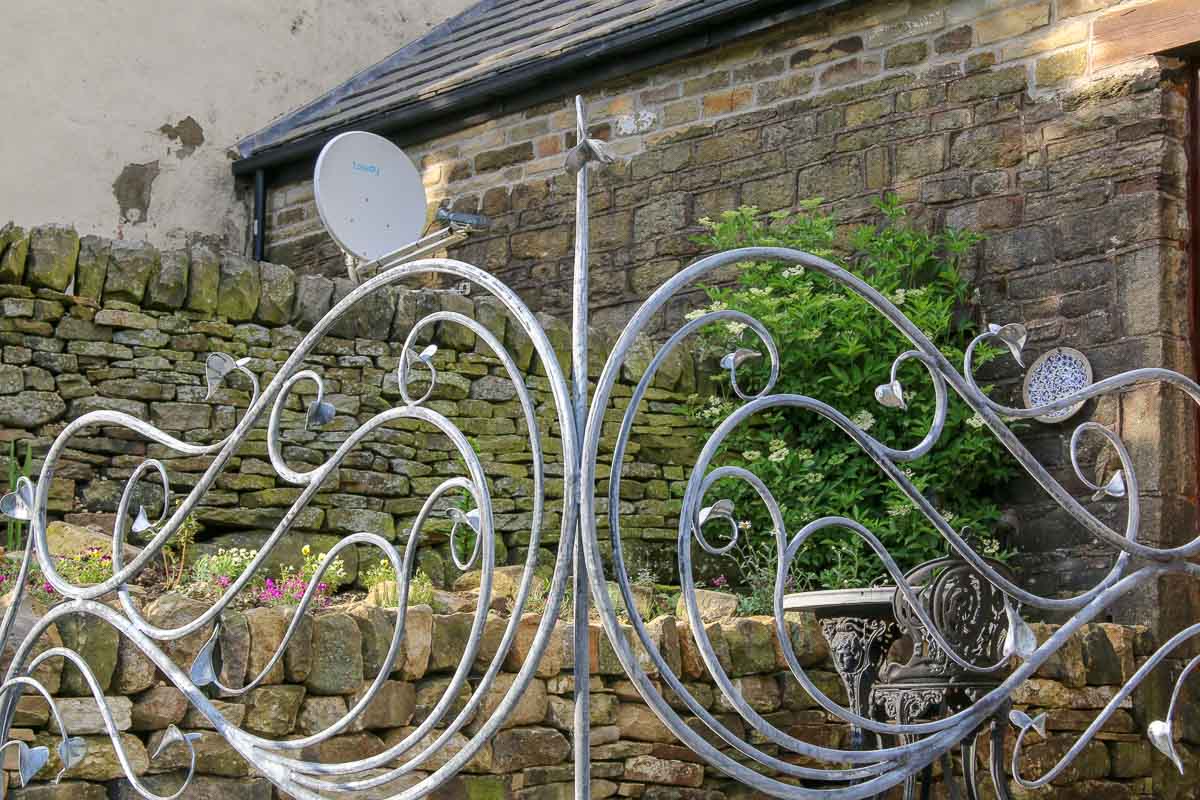 Flowing curvy wrought iron railings 