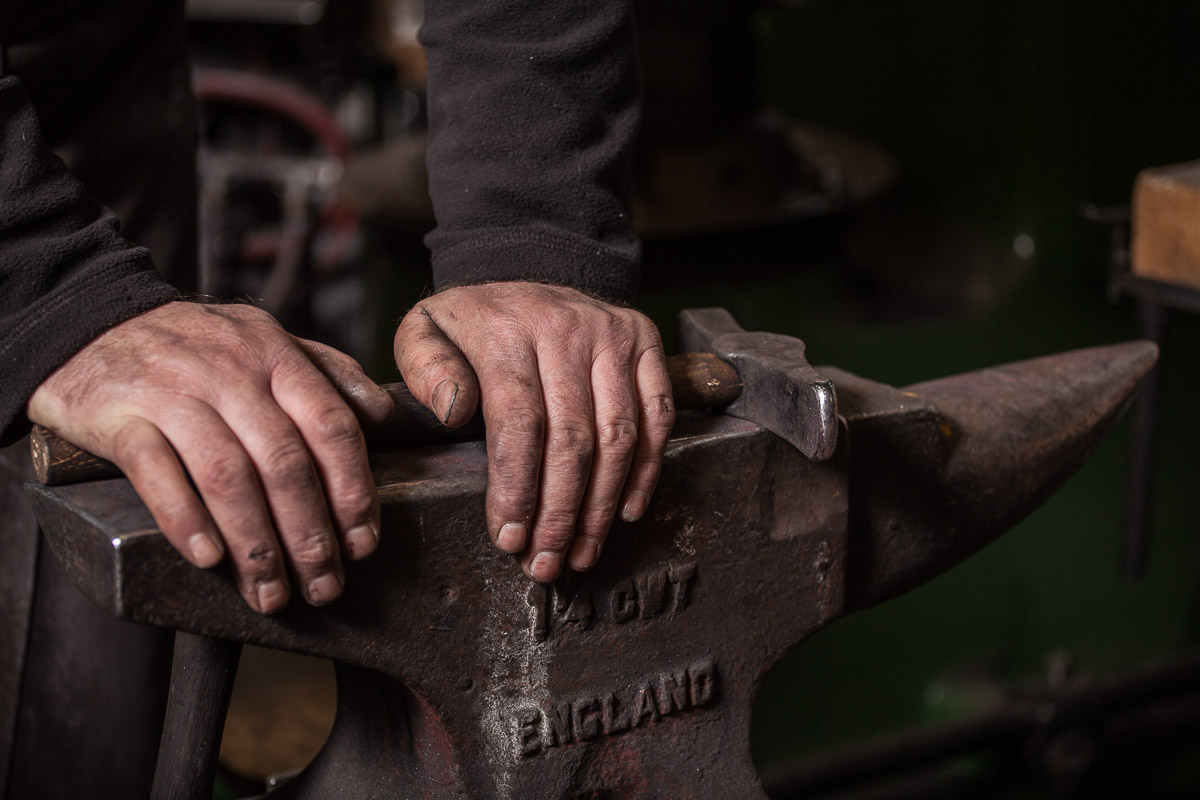 David-Hyde-contemporary-artist-blacksmith-hands