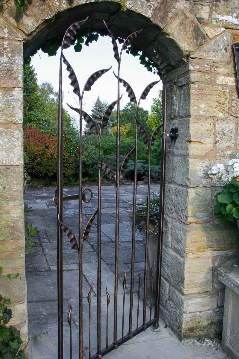 The gate has an open top with no frame bar across it